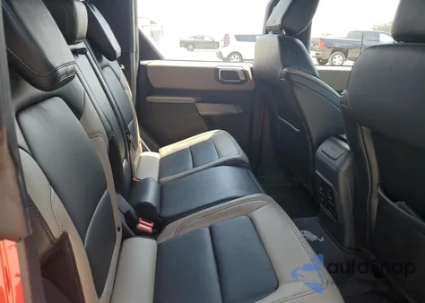 2023 Ford Bronco Base z USA, uszkodzony, nr VIN 1FMEE5DP7PLA87637